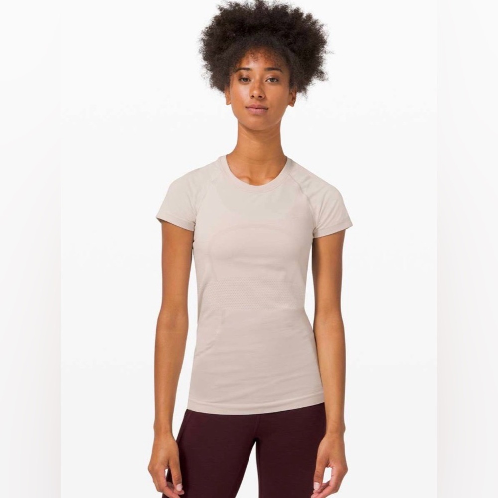Lululemon Swiftly Tech Short Sleeve 2.0 *Cool- Size 4